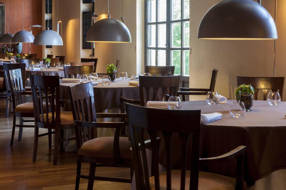 Ac Hotel Palacio De Santa Ana By Marriott Valladolid Bagian luar foto Restaurant