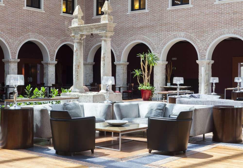 Ac Hotel Palacio De Santa Ana By Marriott Valladolid Bagian luar foto The hotel's lobby