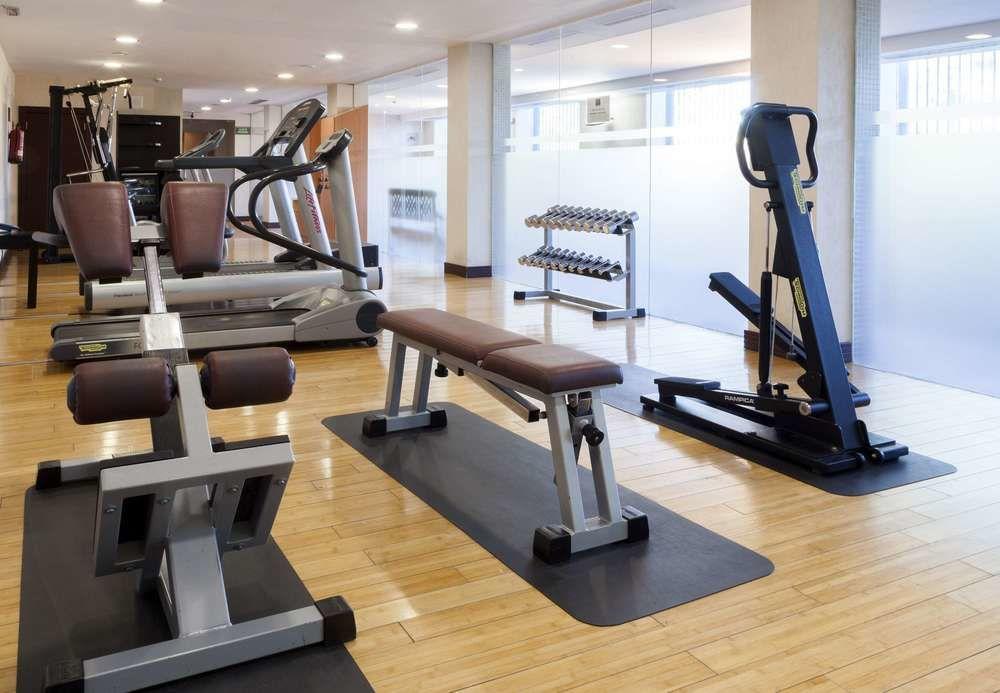 Ac Hotel Palacio De Santa Ana By Marriott Valladolid Bagian luar foto A gym