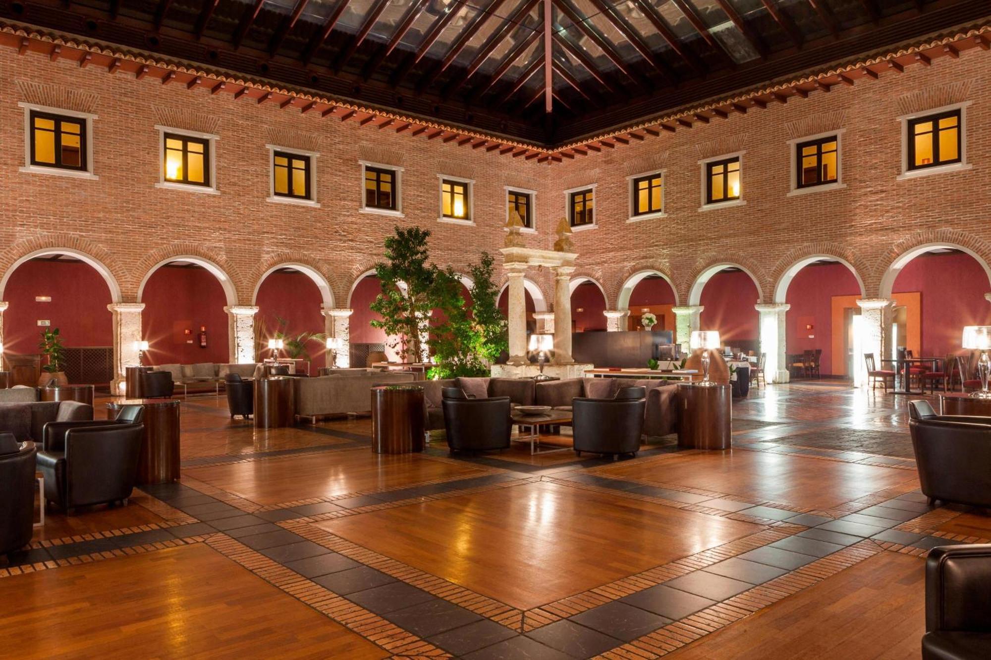 Ac Hotel Palacio De Santa Ana By Marriott Valladolid Bagian luar foto The interior of the hotel