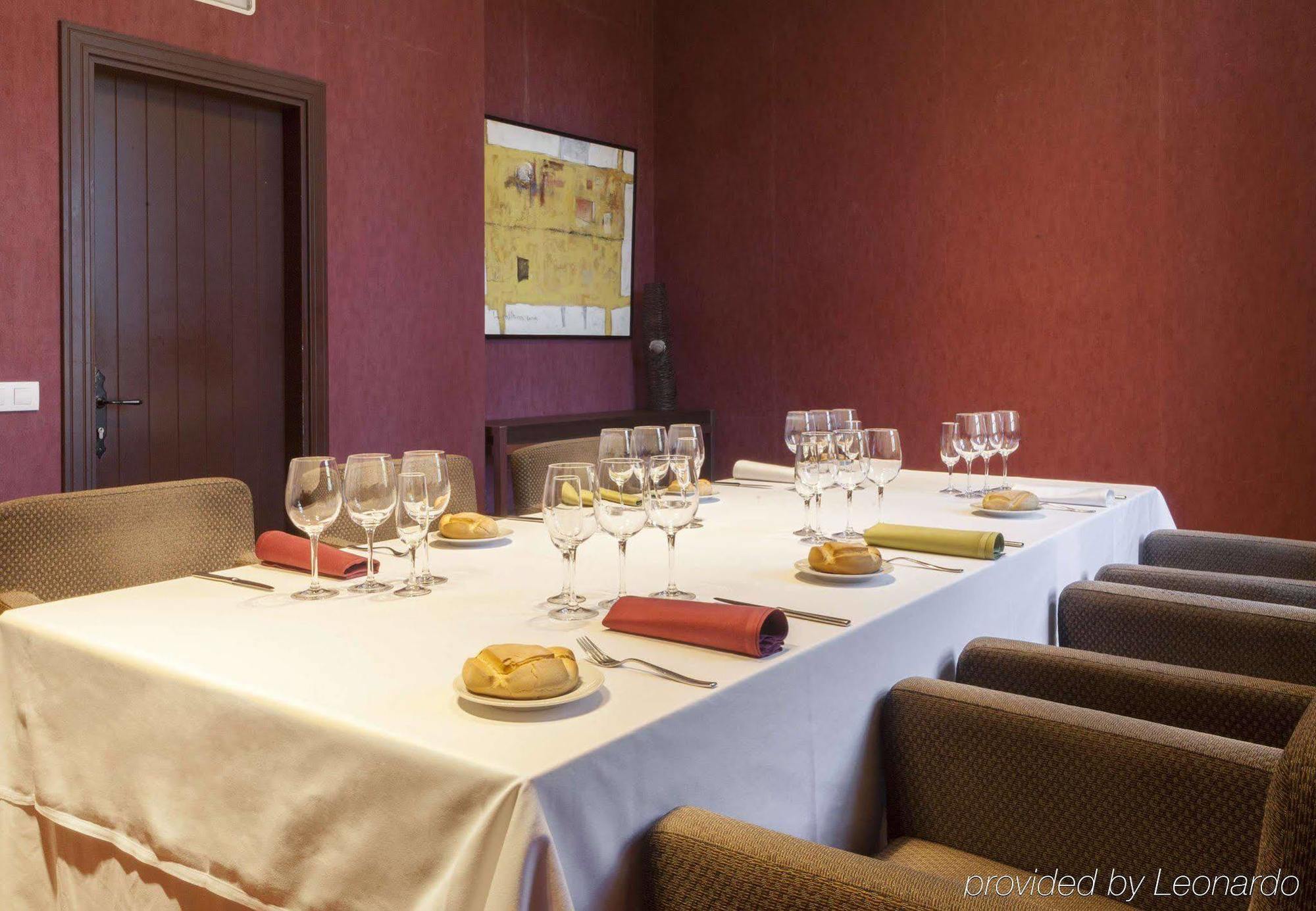 Ac Hotel Palacio De Santa Ana By Marriott Valladolid Bagian luar foto Tasting room