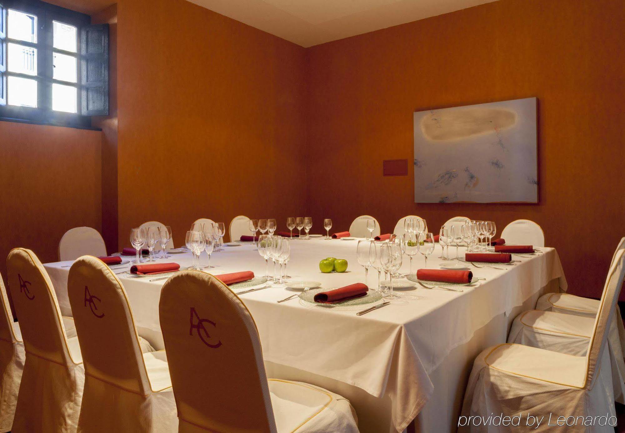 Ac Hotel Palacio De Santa Ana By Marriott Valladolid Bagian luar foto A private dining room at the Mandarin Oriental, Madrid