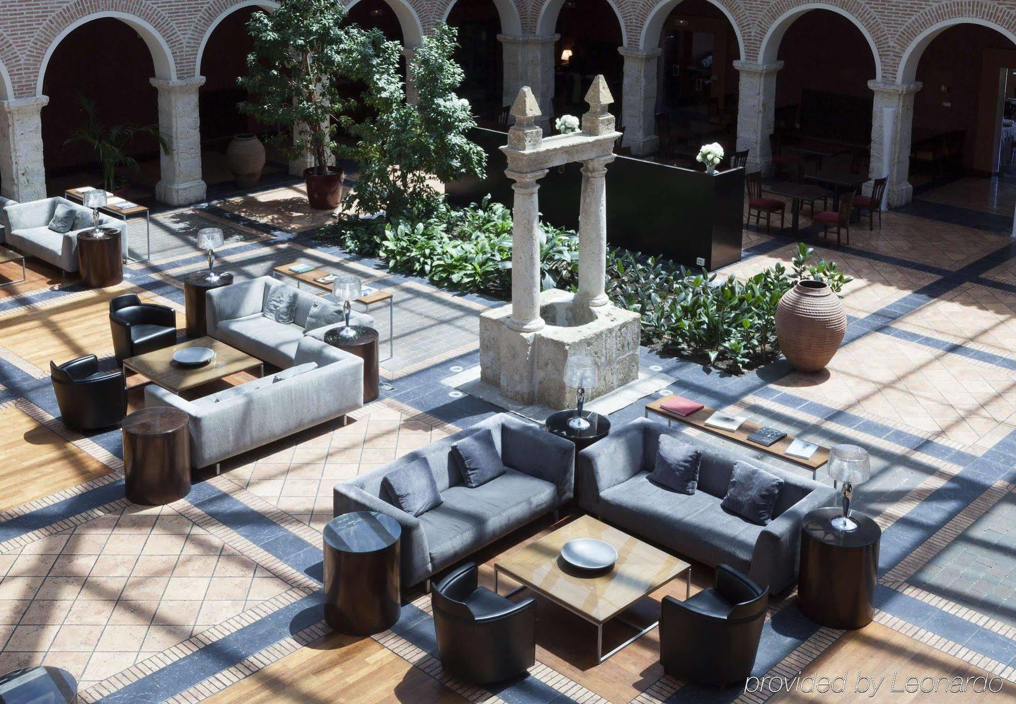 Ac Hotel Palacio De Santa Ana By Marriott Valladolid Bagian luar foto The hotel's lobby